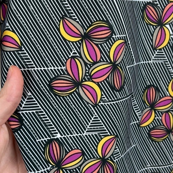 Onzie Basic Printed High-Rise 7/8 Performance Athletic Leggings in Decco Size XL - Picture 4 of 8